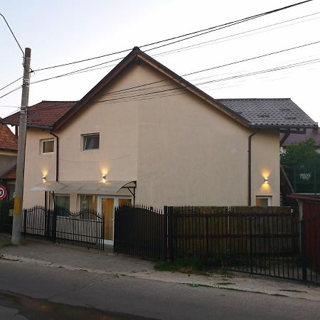 Hotel Tourist B&C Curtea de Argeş Exterior foto